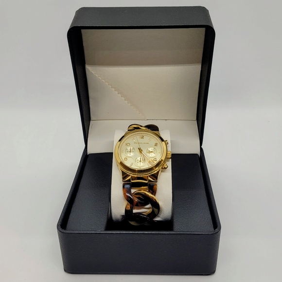 Michael Kors Chain MK4222 Women's Wrist Watches, Gold Dial - Picture 7 of 7